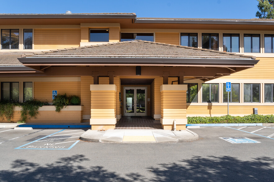 1150 Moraga Way, Moraga, CA à louer - Photo de l’immeuble – Image 1 sur 10