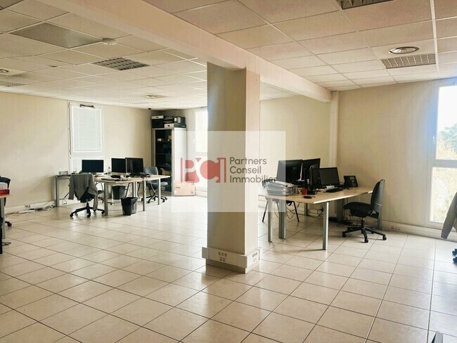 Plus de détails pour Bureau à louer