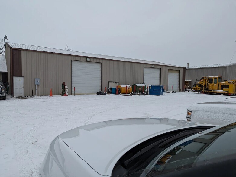 28510 Lemoyne Rd, Millbury, OH à louer - Photo de l’immeuble – Image 3 sur 4