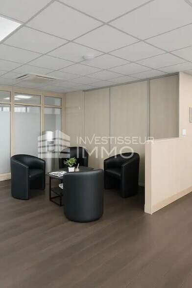 Bureau dans Saint-Ouen-sur-Seine à vendre - Photo de l’immeuble – Image 3 sur 5