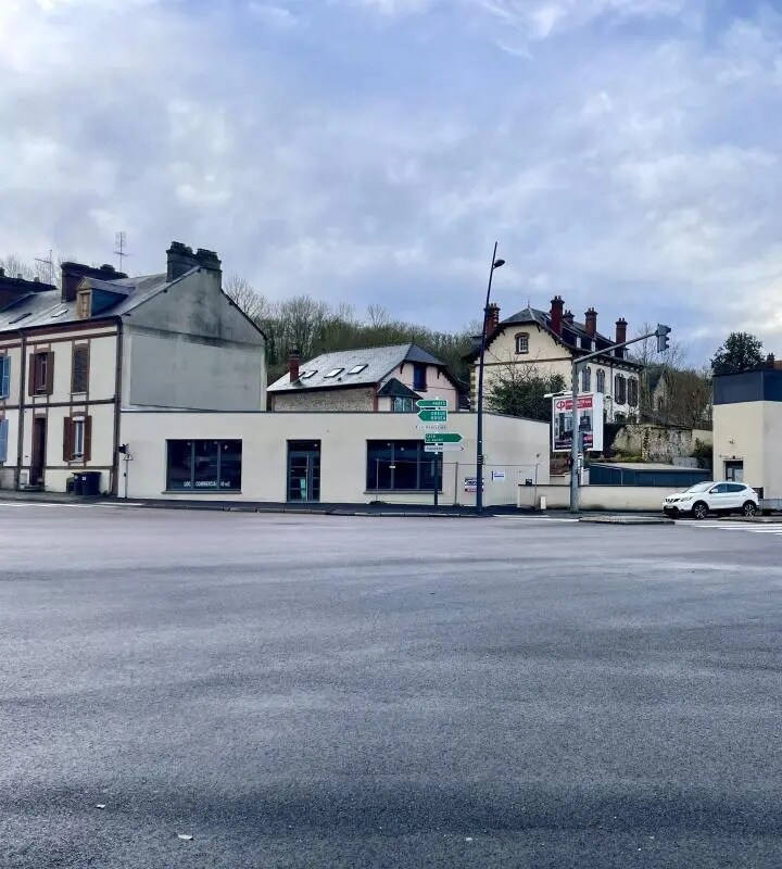 Local commercial dans Évreux à vendre Photo de l’immeuble– Image 1 sur 10