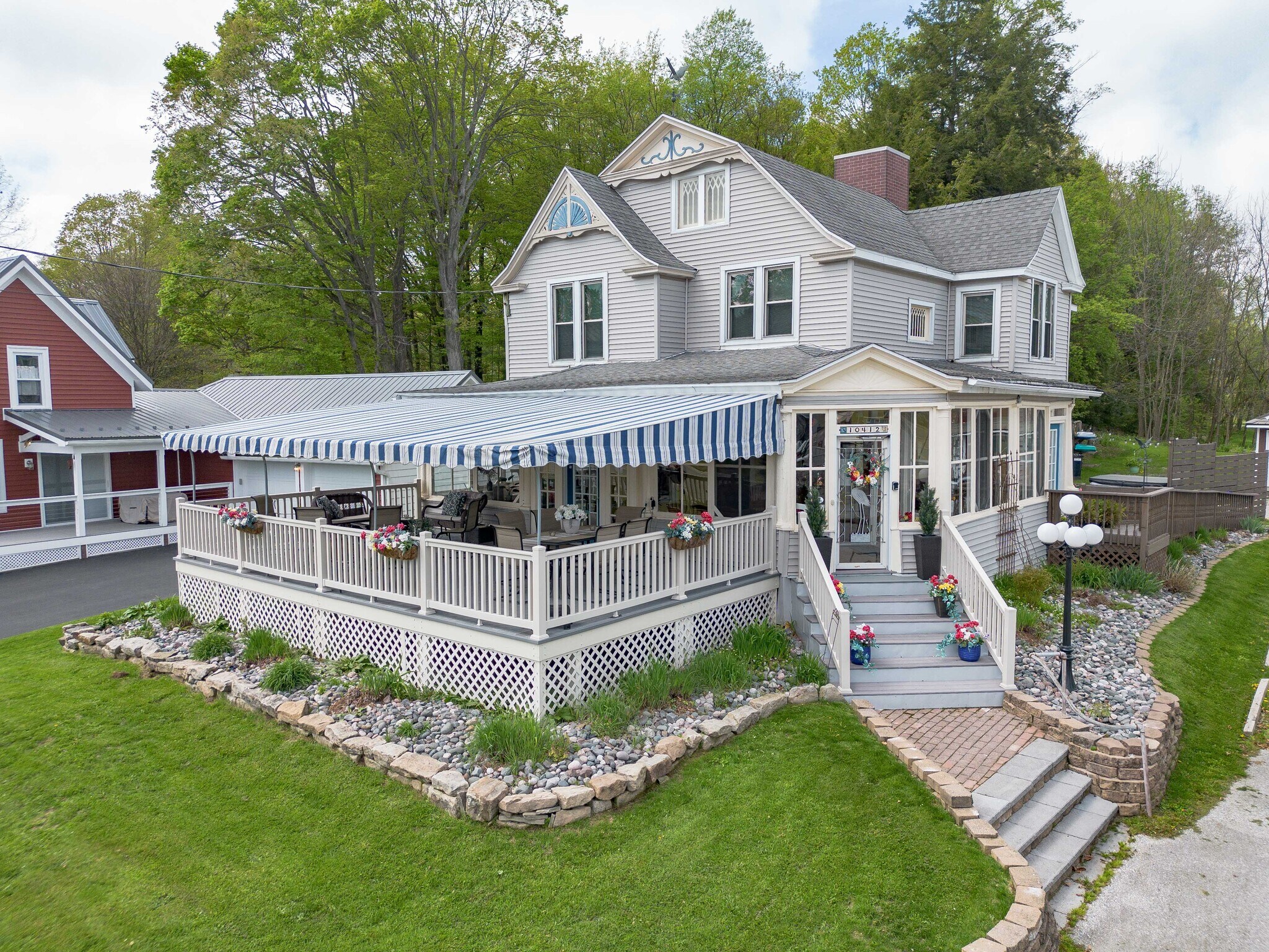 10412 Main St, Findley Lake, NY à vendre Photo de l’immeuble– Image 1 sur 43