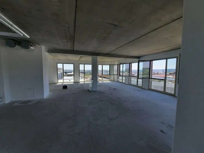 Bureau dans Rouen à louer - Photo de l’immeuble – Image 2 sur 8