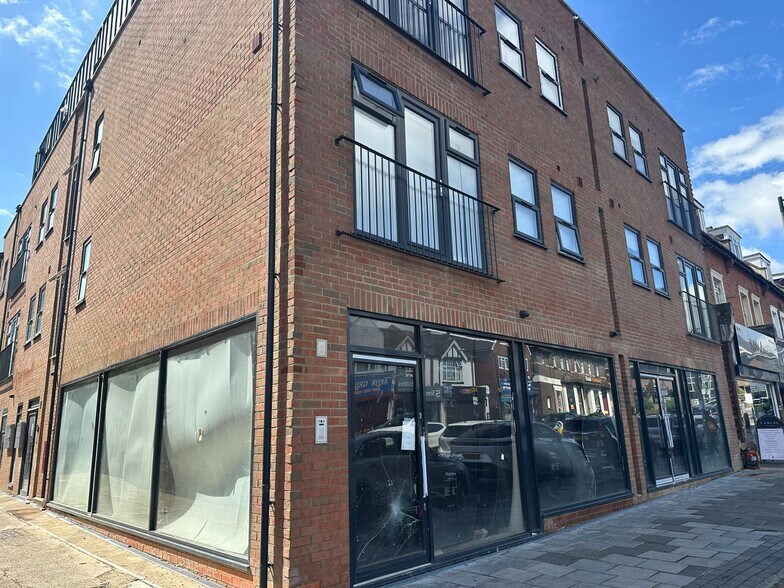 16-18 Shenley Road, Borehamwood à louer - Photo de l’immeuble – Image 2 sur 2