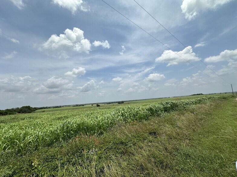 Farm to Market Road 935, Troy, TX à vendre - Photo de l’immeuble – Image 2 sur 23