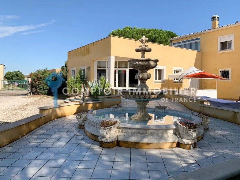 Local d'activités dans Istres à vendre - Photo de l’immeuble – Image 2 sur 5
