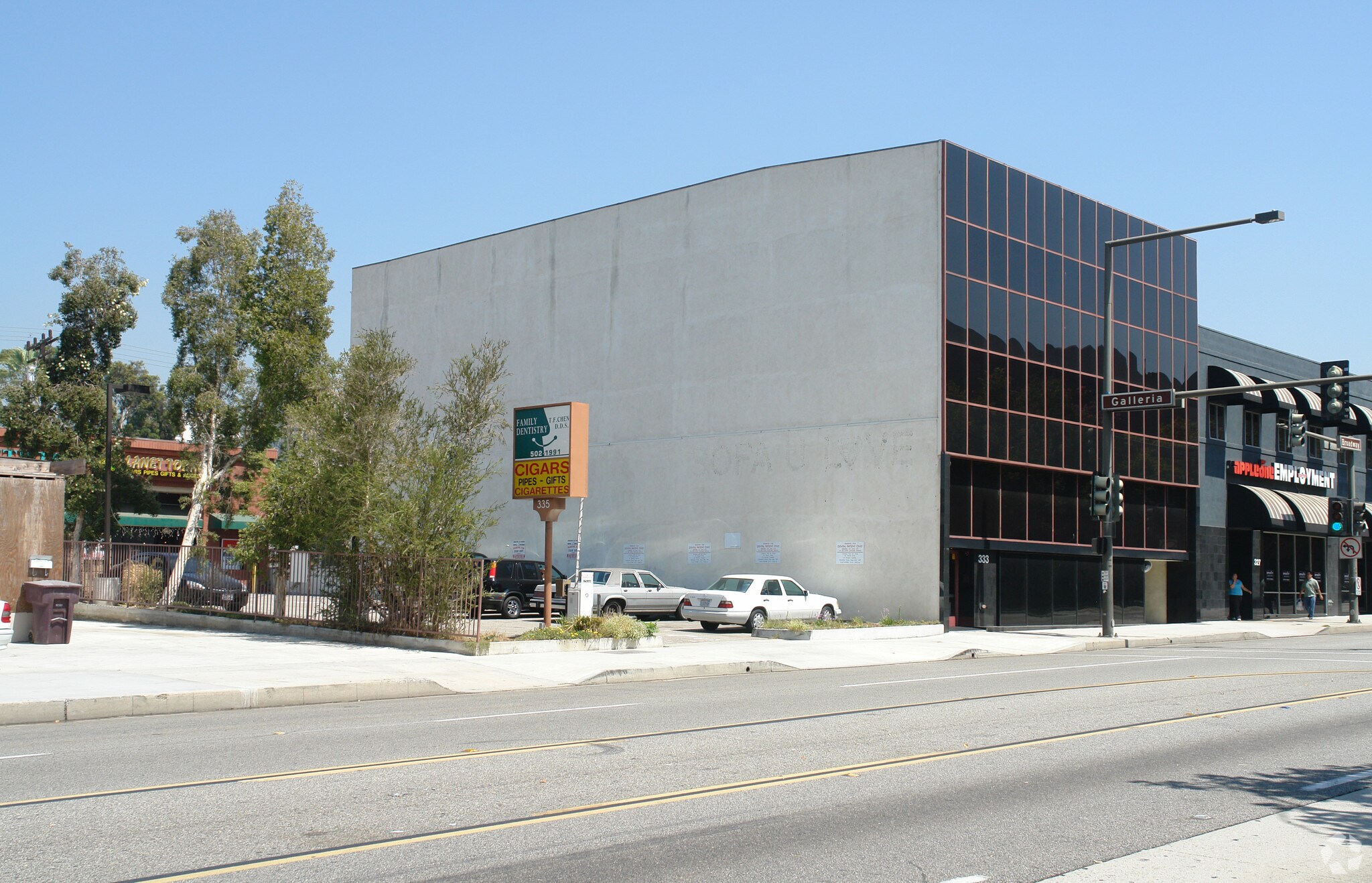 333 W Broadway, Glendale, CA à louer Photo principale– Image 1 sur 4