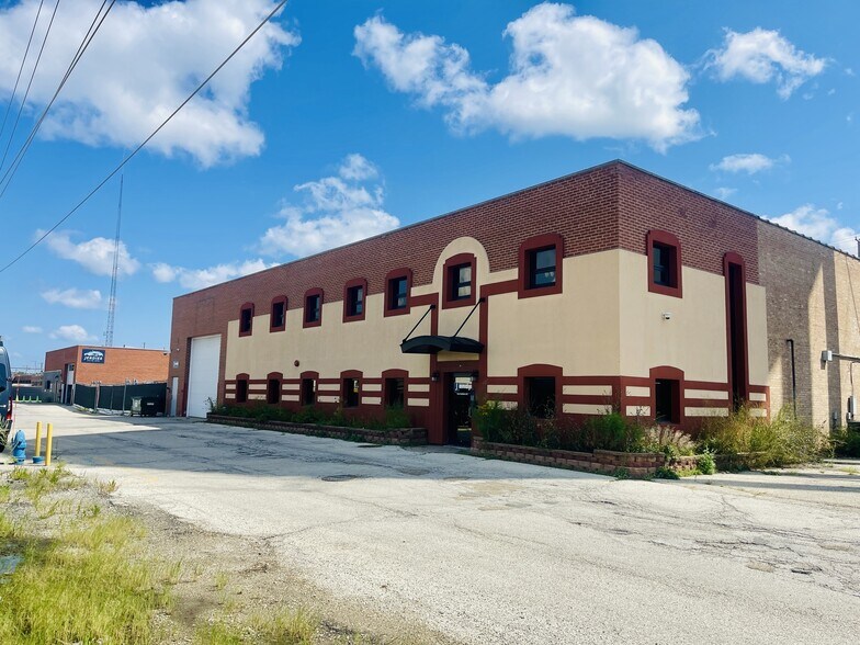 1540 Hannah Ave, Forest Park, IL à vendre - Photo principale – Image 1 sur 59
