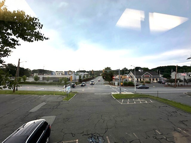 532 Lowell St, Peabody, MA à louer - Photo intérieure – Image 2 sur 4