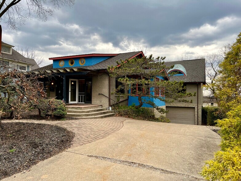 2150 Alpine Pl, Cincinnati, OH à louer - Photo de l’immeuble – Image 1 sur 66
