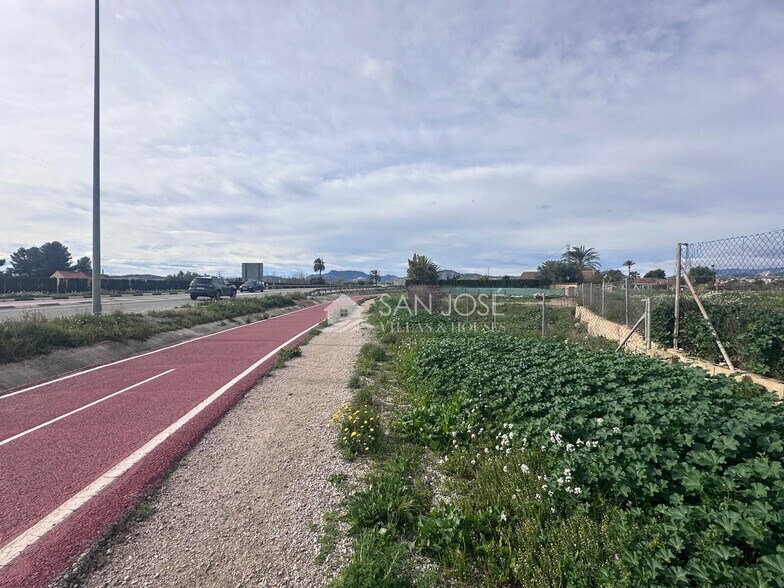 Terrain dans Novelda, Alicante à vendre - Photo de l’immeuble – Image 3 sur 3