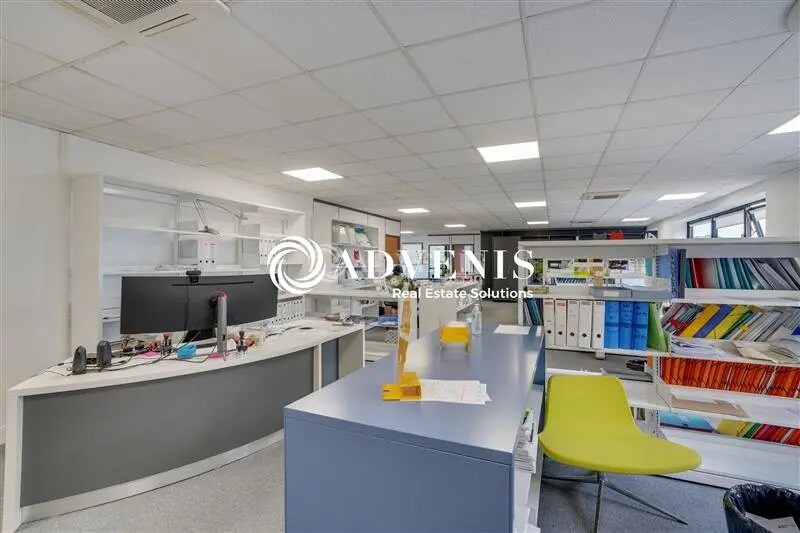Bureau dans Champs-sur-Marne à louer - Photo de l’immeuble – Image 1 sur 10