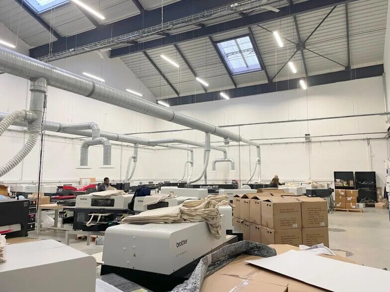 Industriel/Logistique dans Cormeilles-en-Parisis à vendre - Photo de l’immeuble – Image 1 sur 12