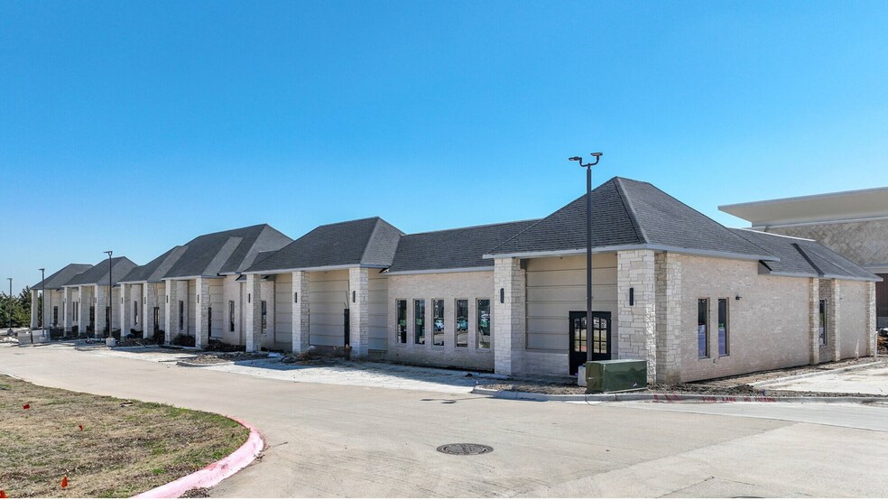 5121 S Custer Rd, McKinney, TX à louer - Photo de l’immeuble – Image 3 sur 14