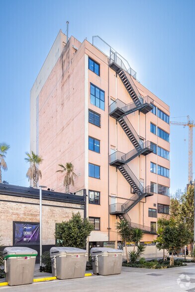 Carrer Joan d'Àustria, 116, Barcelone, Barcelona à louer - Photo de l’immeuble – Image 2 sur 4