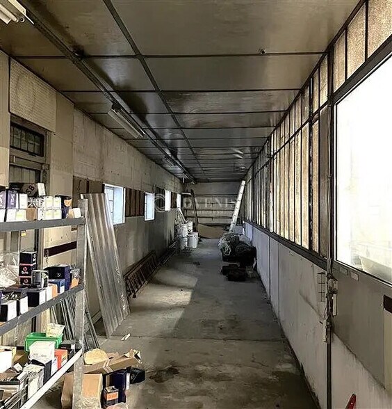Local d'activités dans Vierzon à vendre - Photo de l’immeuble – Image 3 sur 4