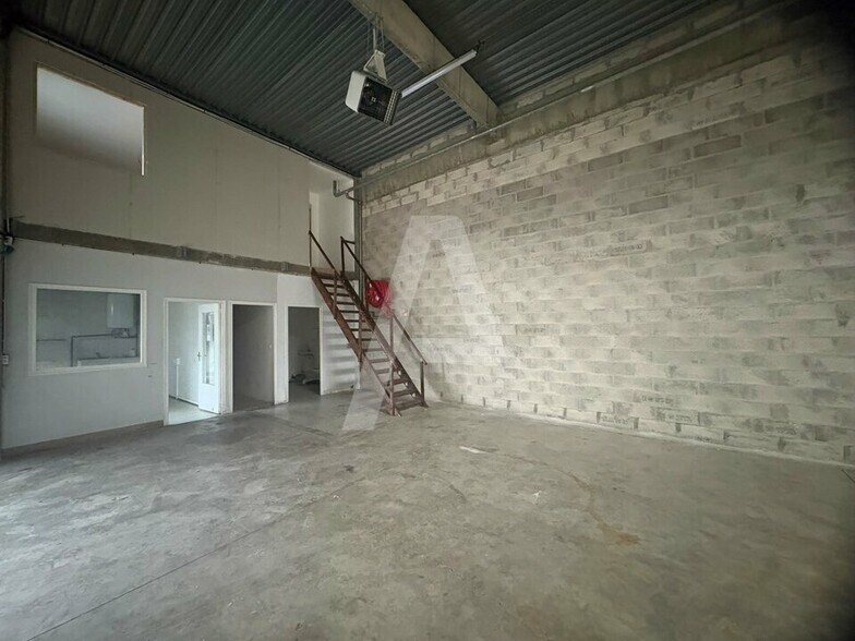 2 Rue De La Noue Guimante, Saint-Thibault-des-Vignes à louer - Photo intérieure – Image 3 sur 9