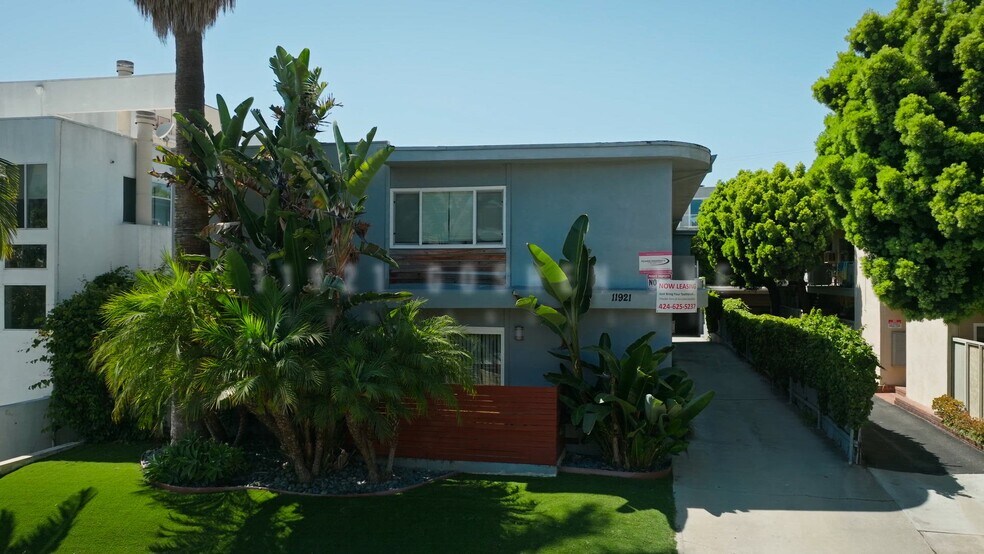 11921 Goshen Ave, Los Angeles, CA à vendre - Vidéo sur l’annonce professionnelle – Image 2 sur 11