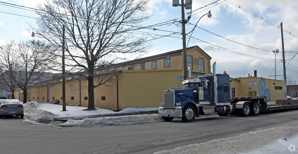 33 Villiers St, Toronto, ON à louer - Photo de l’immeuble – Image 3 sur 3