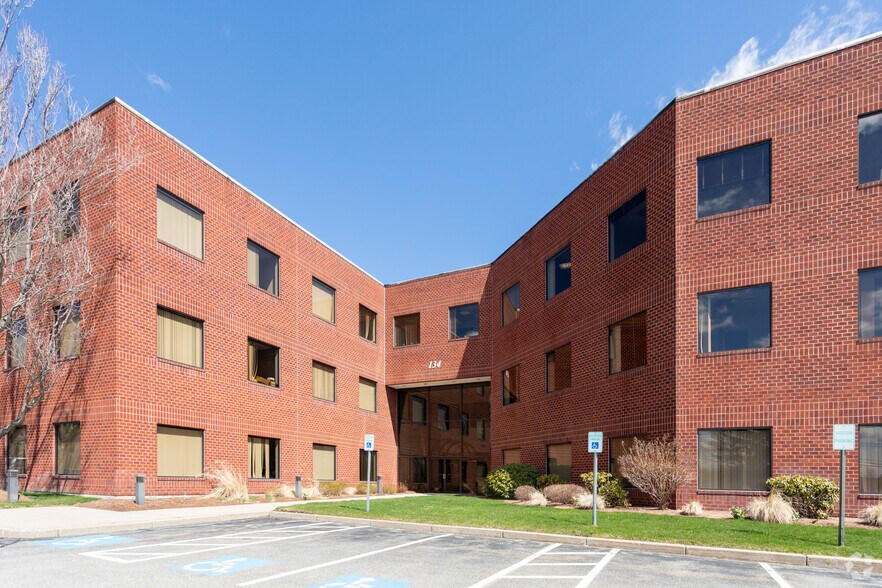134 Flanders Rd, Westborough, MA à louer - Photo de l’immeuble – Image 3 sur 6