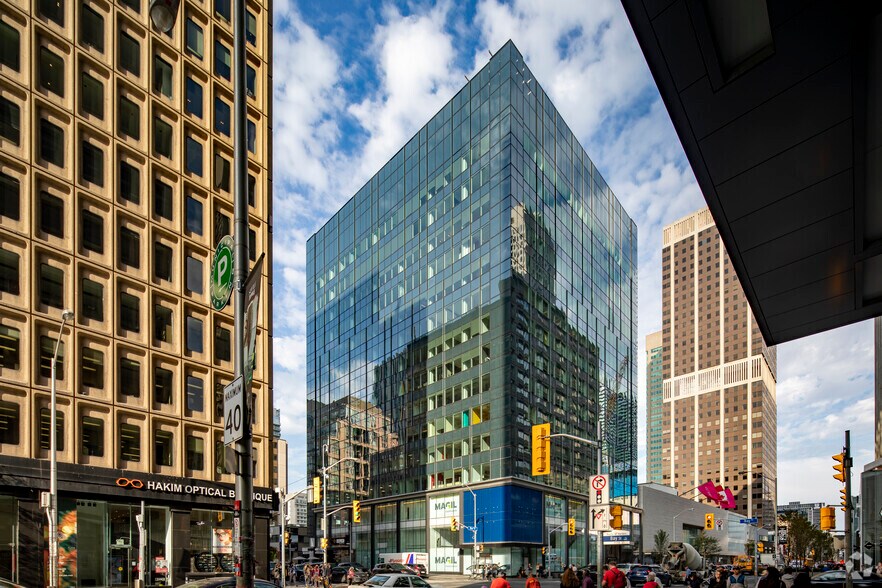 60 Bloor St W, Toronto, ON à louer - Photo de l’immeuble – Image 2 sur 3
