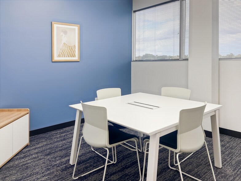 16100 Cairnway Dr, Houston, TX à louer - Photo de l’immeuble – Image 1 sur 18
