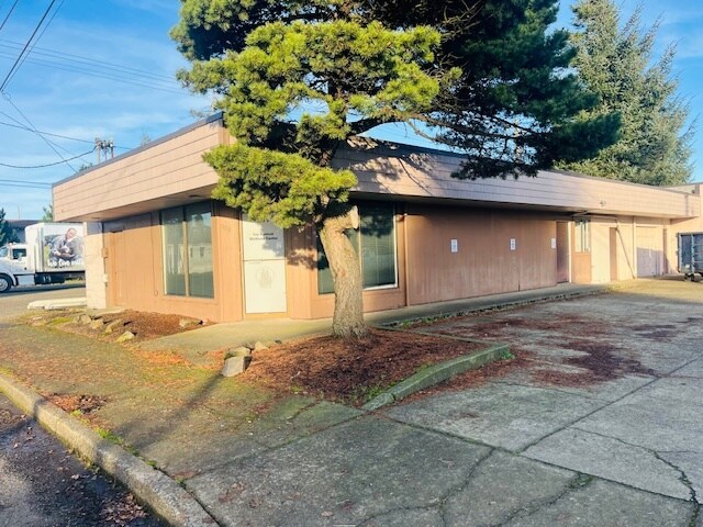 1105 Ivy Ave, Tillamook, OR à louer - Photo principale – Image 1 sur 6