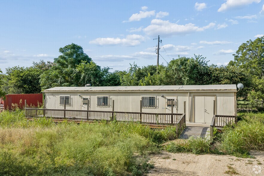 12905 Lowden Ln, Manchaca, TX à vendre - Photo de l’immeuble – Image 1 sur 18