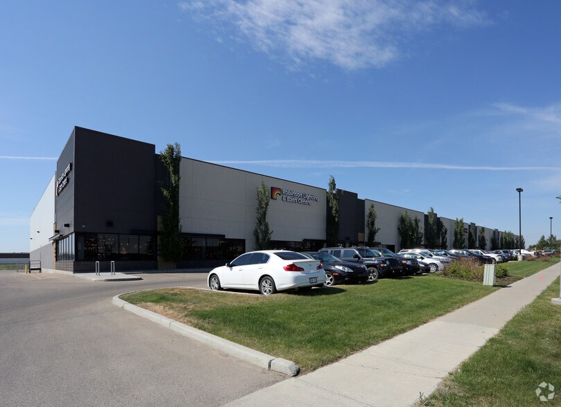 18507-18547 104 Av NW, Edmonton, AB à louer - Photo de l’immeuble – Image 2 sur 2