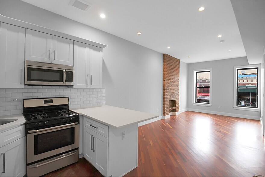 1419 Saint Johns Pl, Brooklyn, NY à vendre - Photo de l’immeuble – Image 2 sur 9