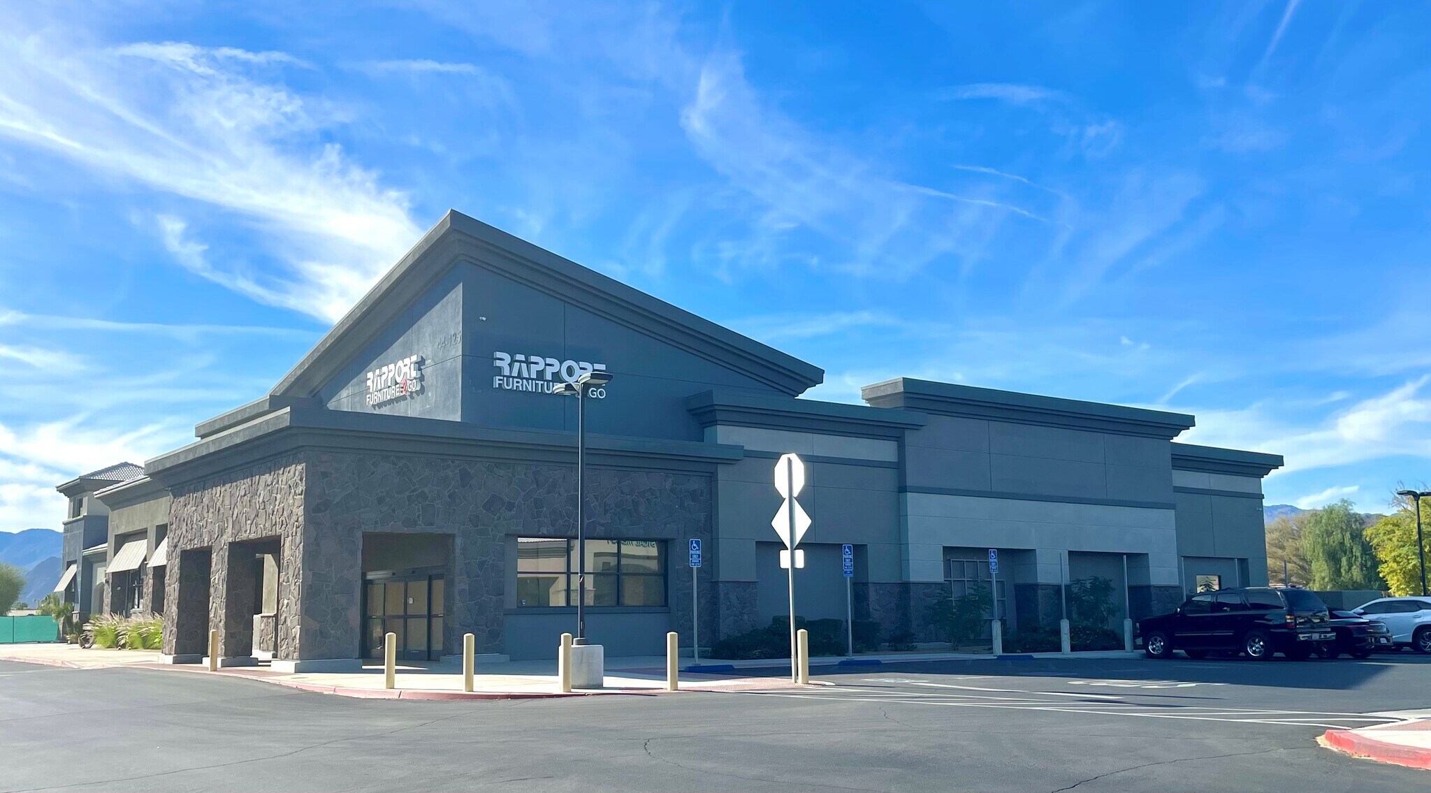 44125 Jefferson St, La Quinta, CA à louer Photo principale– Image 1 sur 7