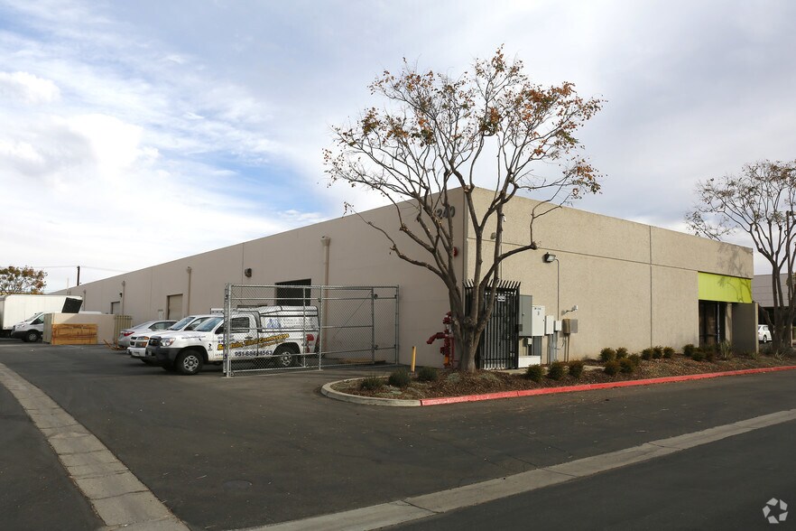 1240 Palmyrita Ave, Riverside, CA à vendre - Photo de l’immeuble – Image 3 sur 4