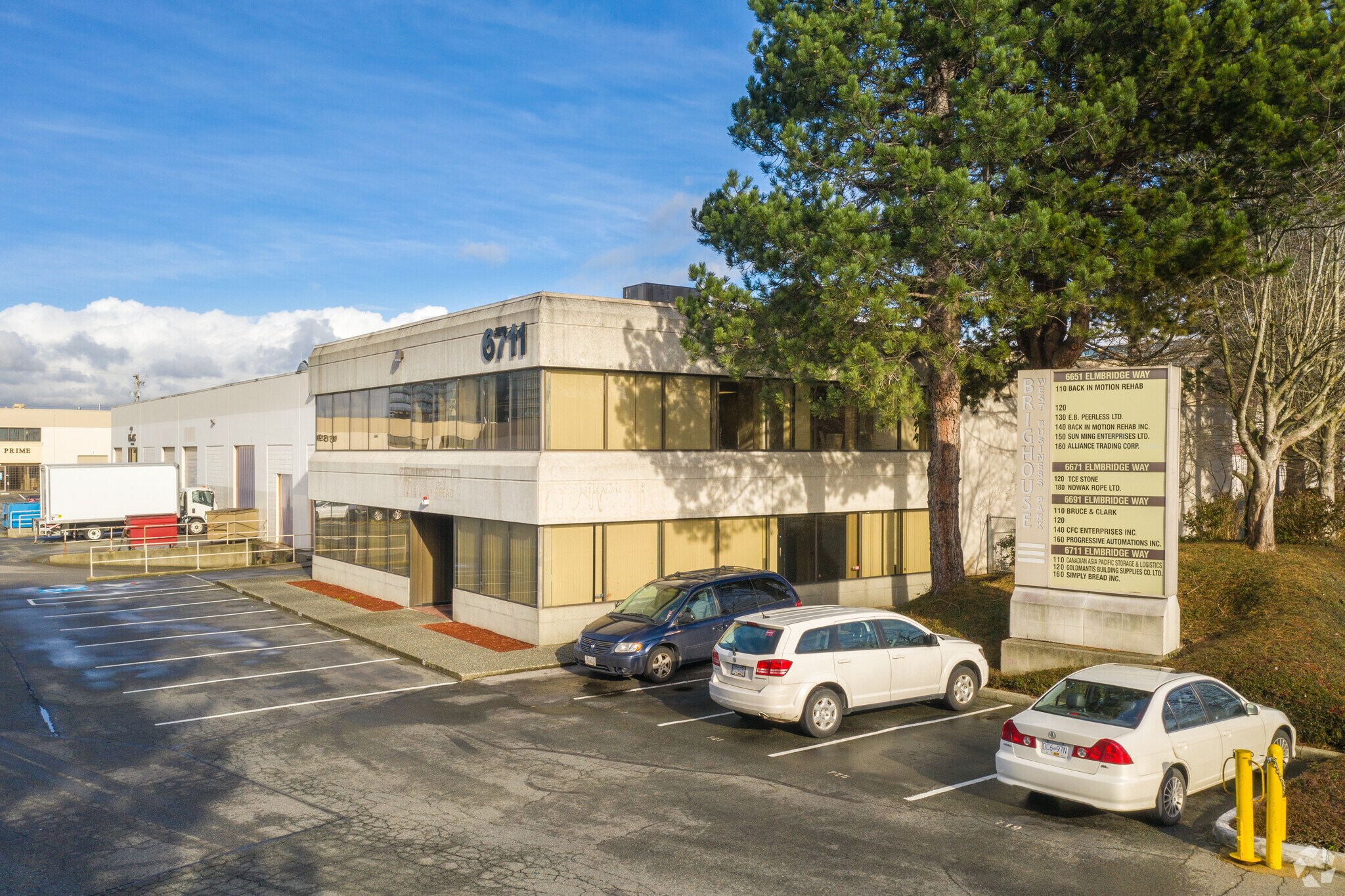 6711 Elmbridge Way, Richmond, BC à louer Photo principale– Image 1 sur 6