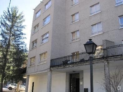 Immeuble residentiel dans Cercedilla, Madrid à vendre Photo intérieure– Image 1 sur 2