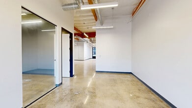 5205 Avenida Encinas, Carlsbad, CA à louer Numérisation 3D Matterport– Image 1 sur 7