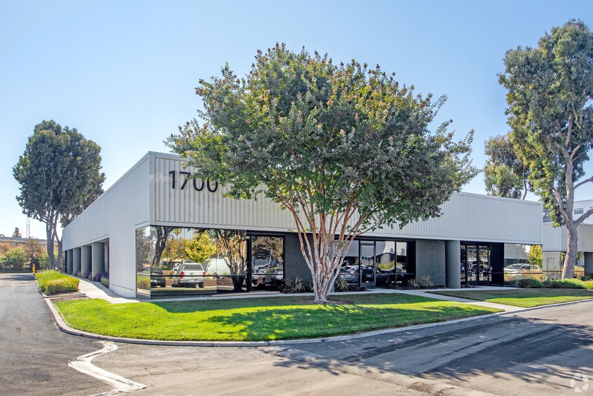 1700 Wyatt Dr, Santa Clara, CA à louer Photo principale– Image 1 sur 12
