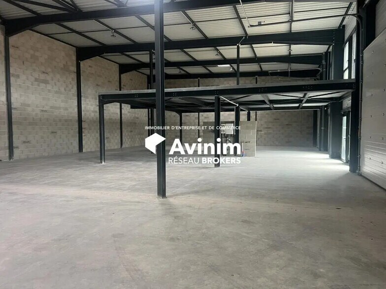 Local d'activités dans Villette-d'Anthon à vendre - Photo de l’immeuble – Image 1 sur 19