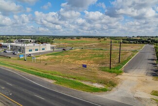 Plus de détails pour 208 Live Oak Way, Floresville, TX - Terrain à vendre