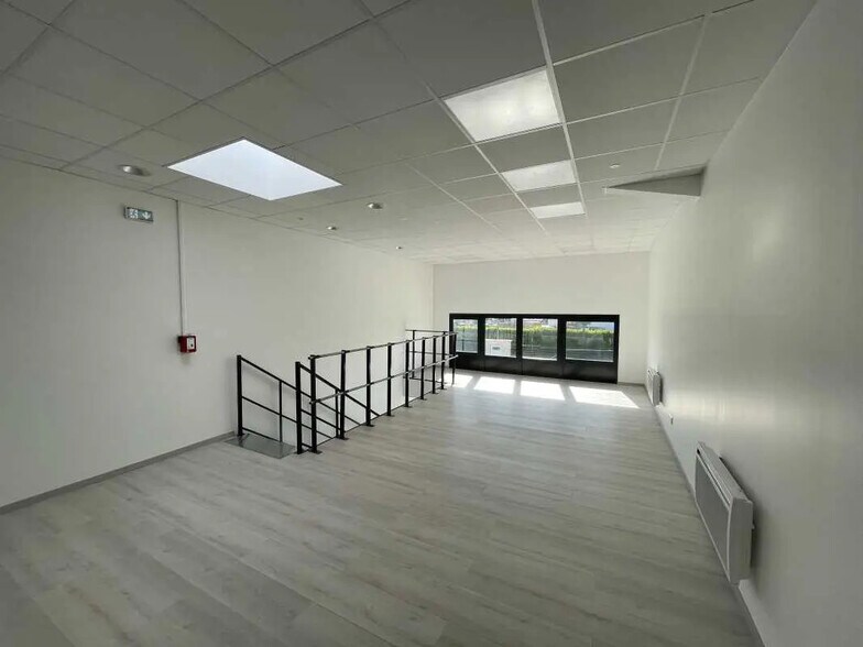 Bureau dans Beauvais à louer - Photo de l’immeuble – Image 1 sur 8