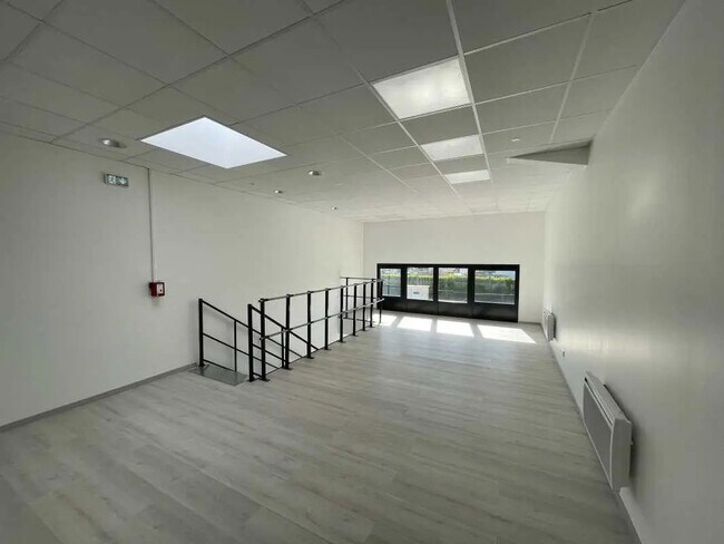 Plus de détails pour Bureau à louer