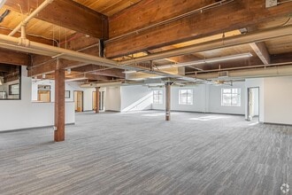 819 SE Morrison St, Portland, OR à louer Photo intérieure– Image 1 sur 4