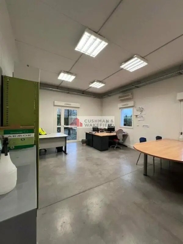 Bureau dans Nîmes à vendre Photo de l’immeuble– Image 1 sur 4