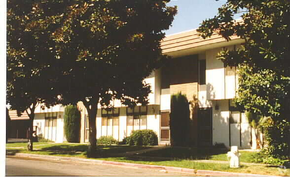 1611 Laguna St, Concord, CA à vendre - Photo de l’immeuble – Image 3 sur 9