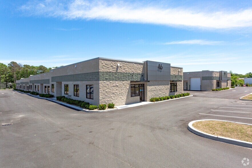 46-48 Windsor Pl, Central Islip, NY à louer - Photo de l’immeuble – Image 2 sur 12