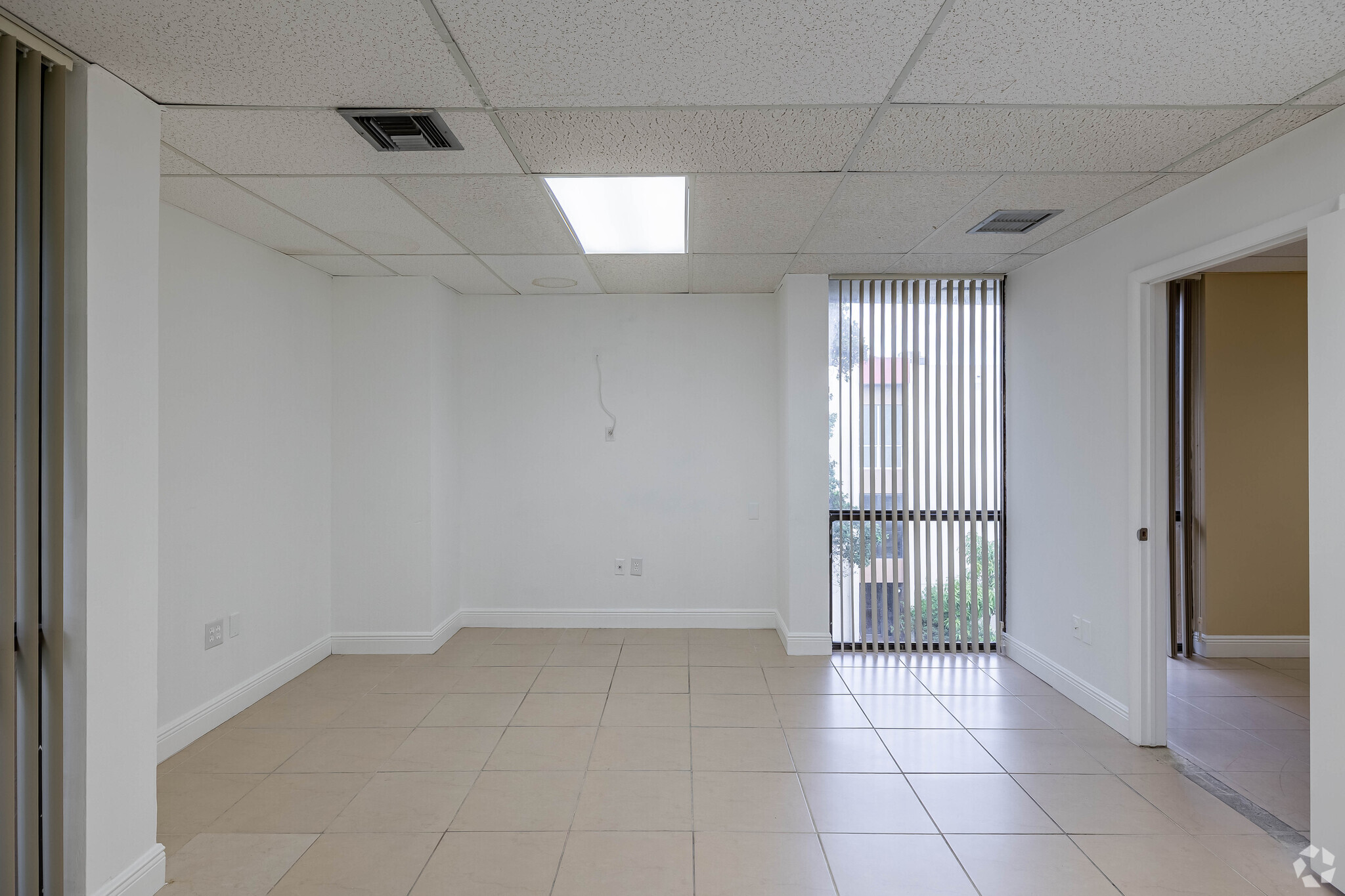 540 NW 165th St, Miami, FL à louer Photo intérieure– Image 1 sur 4