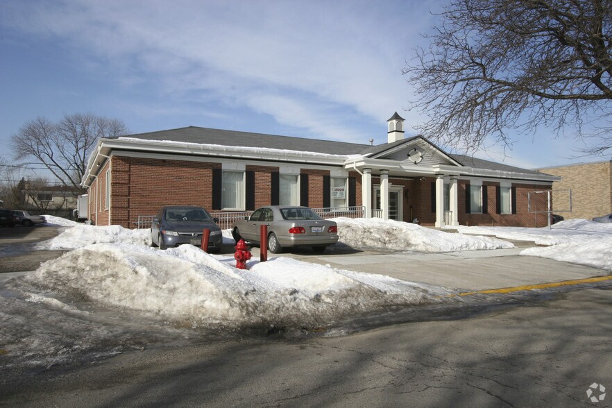 7040 N Ridgeway Ave, Lincolnwood, IL à louer - Photo principale – Image 1 sur 8