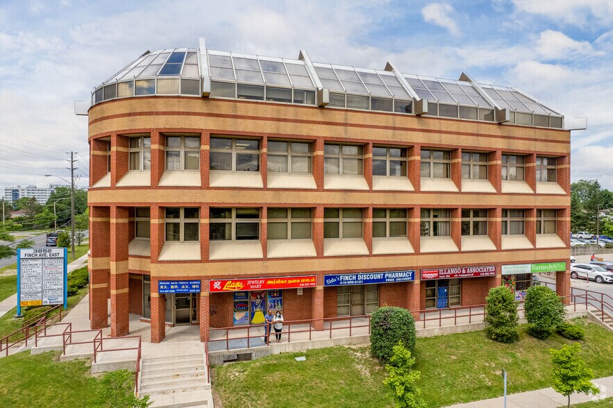 3852 Finch Ave, Toronto, ON à vendre - Photo de l’immeuble – Image 3 sur 6