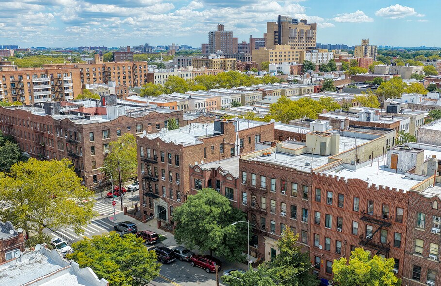 1078 Willmohr St, Brooklyn, NY à vendre - Photo de l’immeuble – Image 3 sur 11