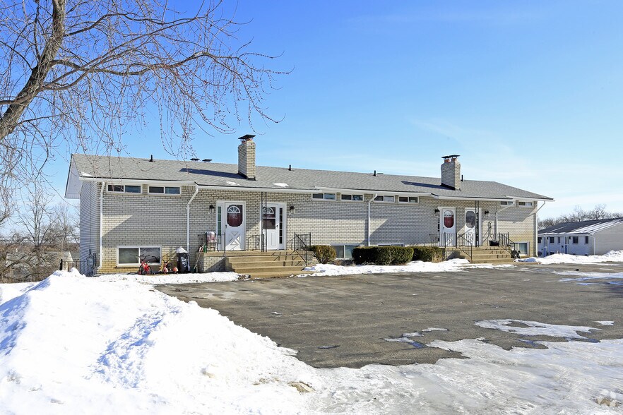 8170 Summit Rdg, White Lake Township, MI à vendre - Photo de l’immeuble – Image 2 sur 5