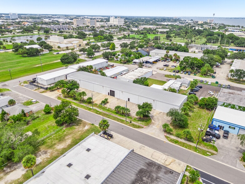 716 Columbus Ave, Melbourne, FL à louer - Aérien – Image 2 sur 37